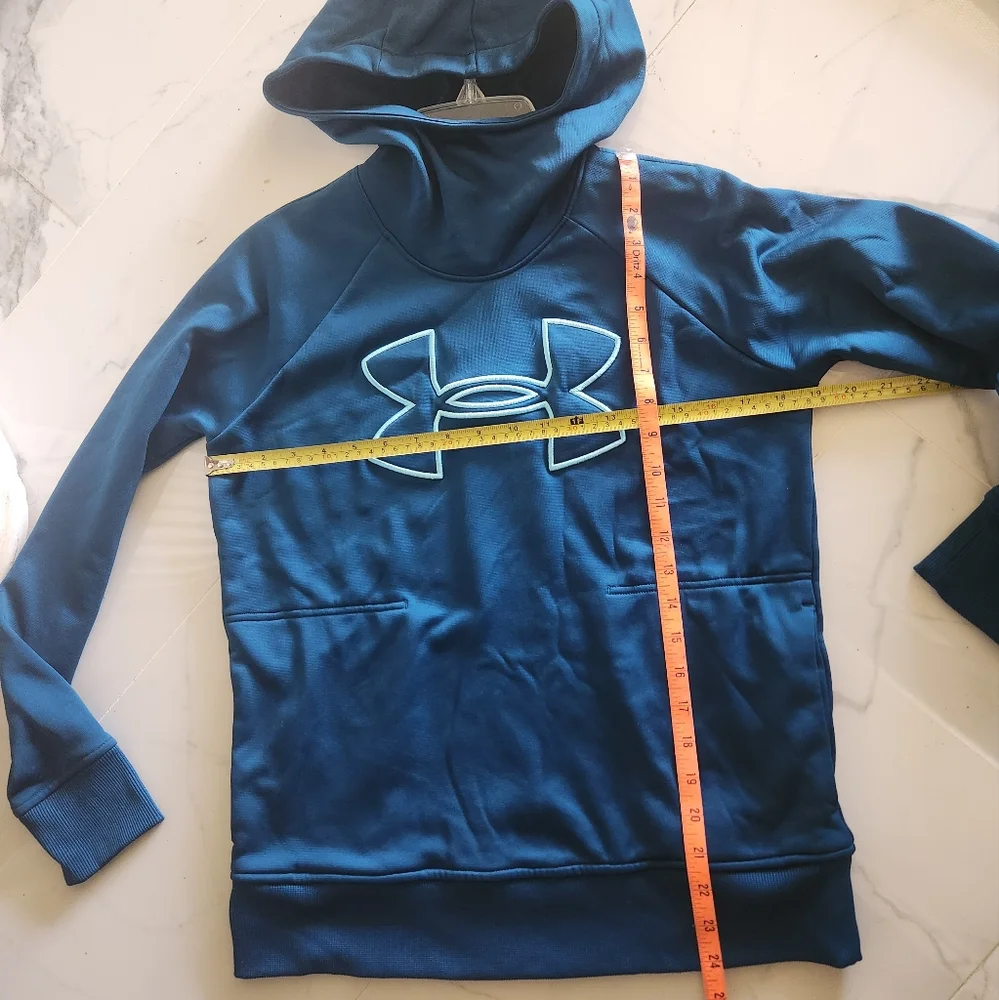 Under Armour Turquoise EUC Hoodie Pullover Small Sweater